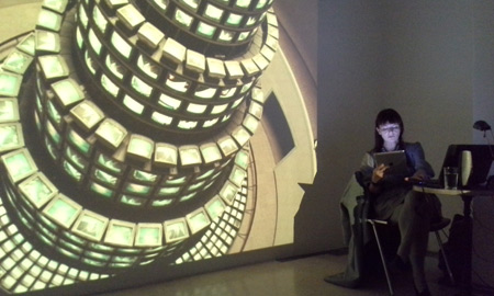 Predavanje Ide Hiršenfelder: Neskončna ravnina. Razsežnost video prostora in umetnost projiciranja 