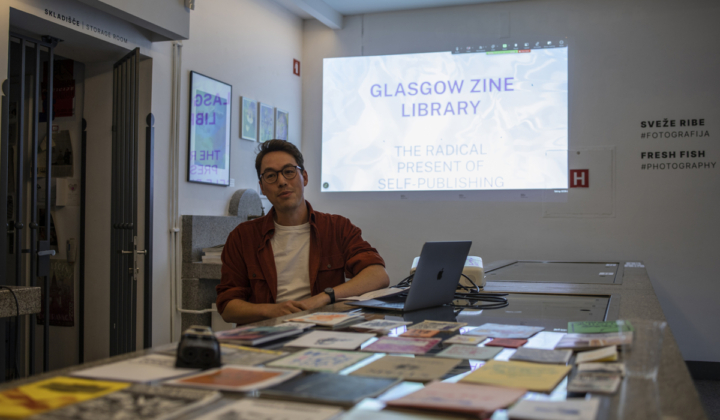 nina-prader-in-glasgow-zine-library_urska-boljkovac-30